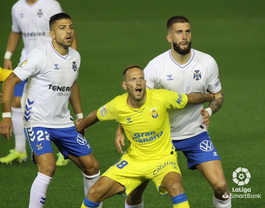 Crónica del CD Tenerife 1-1 UD Las Palmas: "Empate justo en un insulso derbi"