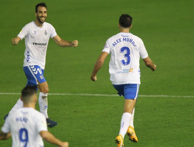 Crónica del CD Tenerife 2-0 Albacete: “’Roberto Carlos’ Alex Muñoz rompe el partido con dos trallazos”