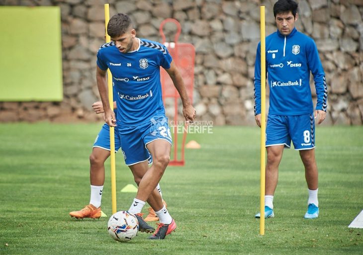 Lesión de rodilla de Javi Alonso en el entrenamiento del CD Tenerife