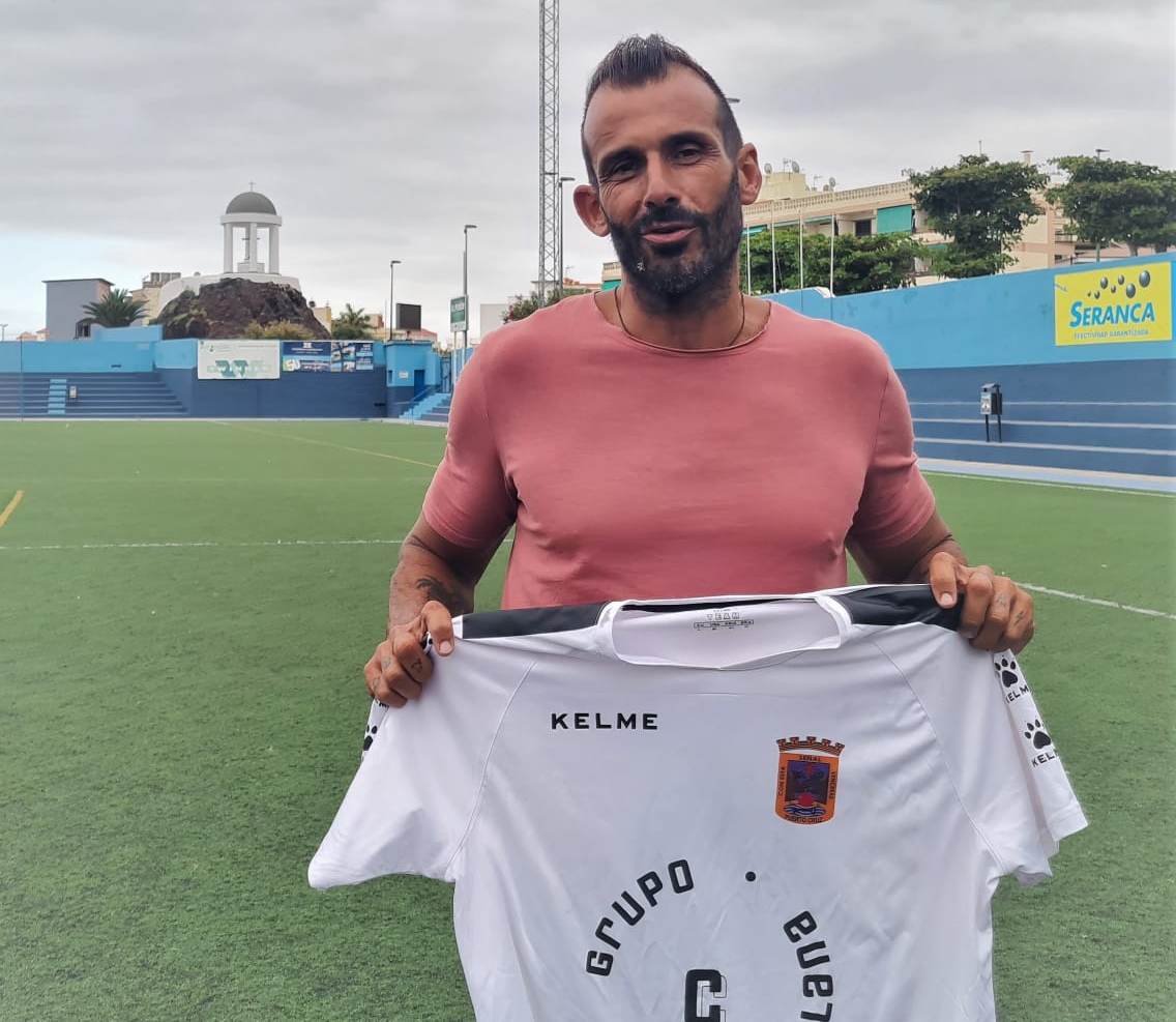 Kiko Ratón, a sus 44 años, continuará una temporada más jugando en el Puerto Cruz
