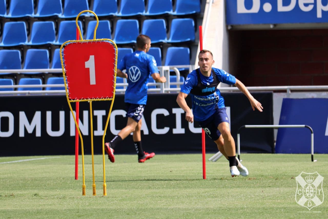 Rubén Díez, convocado para el Tenerife - Sporting