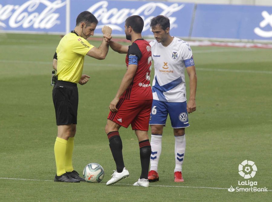 El vasco Jon Ander González Esteban, árbitro del Huesca-Tenerife de este sábado