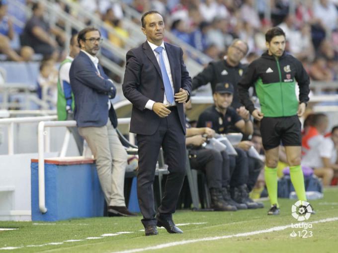 El ex blanquiazul José Luis Oltra cumple 400 partidos como entrenador en Segunda División A