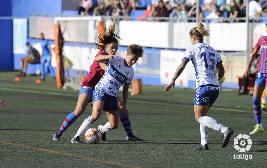 Crónica del UDG Tenerife 0-7 FC Barcelona: "Las guerreras ceden ante el rodillo azulgrana"