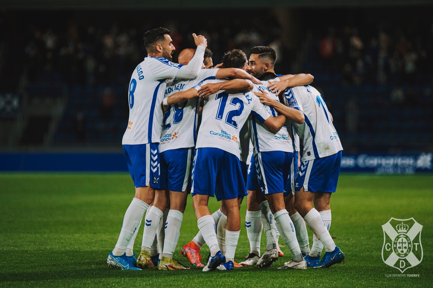 Crónica del CD Tenerife 4-0 Real Oviedo: "El Tenerife vuelve a maravillar"