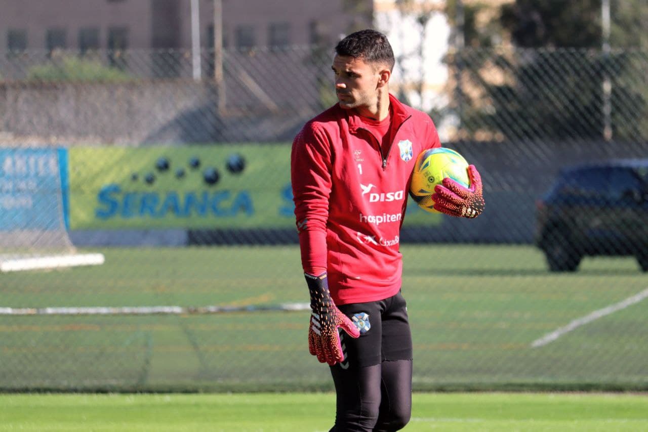Juan Soriano estará disponible para el Tenerife-Oviedo