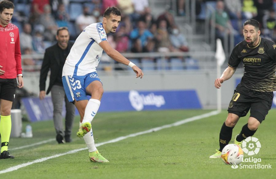 Alex Muñoz, con molestias en la rodilla, también es duda para el duelo ante el Valladolid