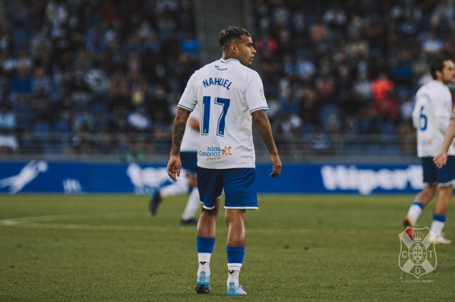 Nahuel Leiva volvió a jugar con el CD Tenerife un año y 8 meses después