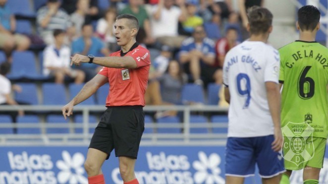 El gallego Javier Iglesias Villanueva, árbitro del Tenerife-Las Palmas de este miércoles