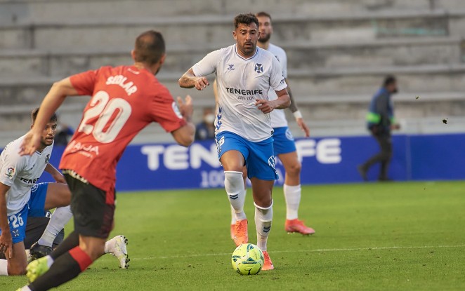 Alberto se desvincula del CD Tenerife tras un acuerdo para la rescisión de su contrato