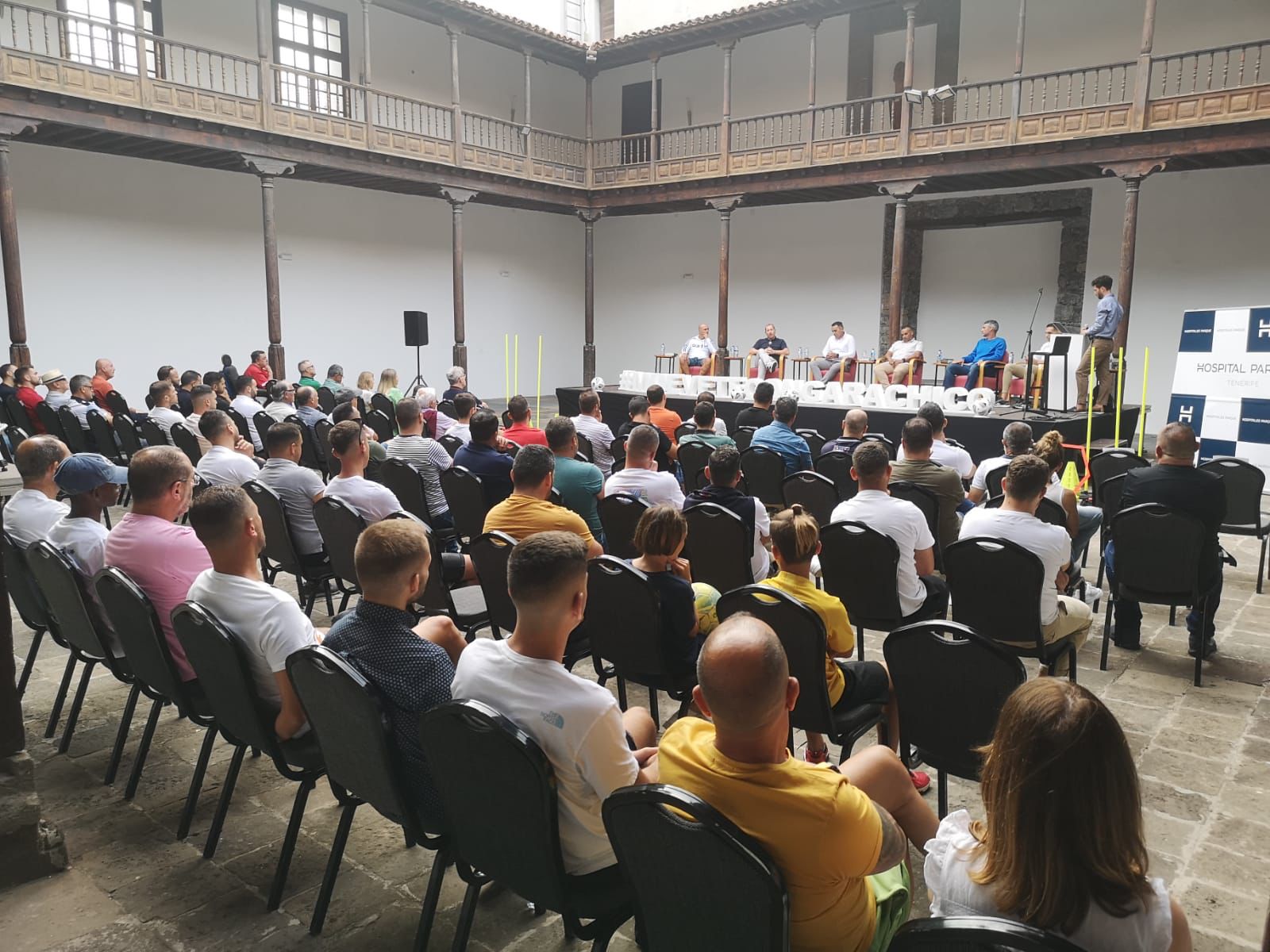 Celebrada con éxito la mesa redonda de entrenadores canarios en Garachico