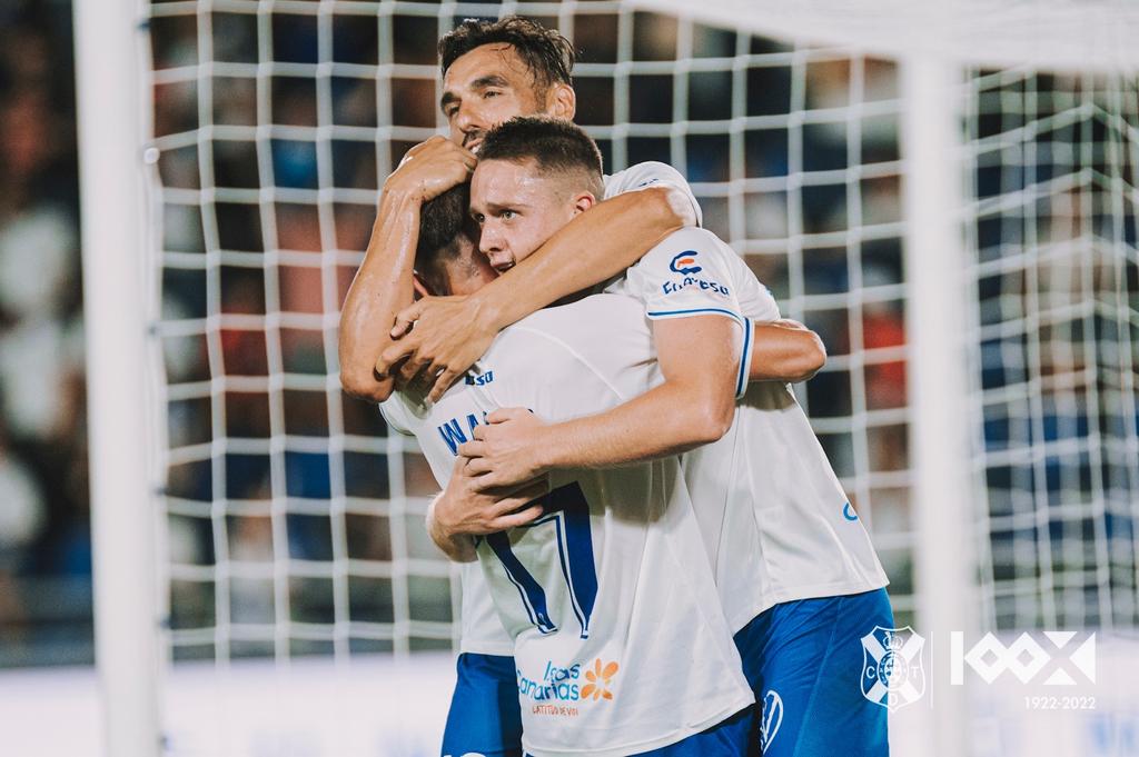 Borja Garcés marcó su primer gol con el CD Tenerife y Waldo dio su primera asistencia