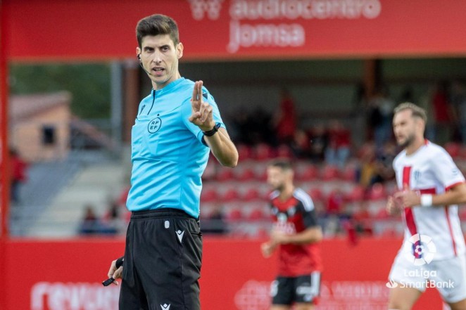 El balear Mateo Busquets Ferrer, árbitro del Tenerife-Oviedo de esta noche