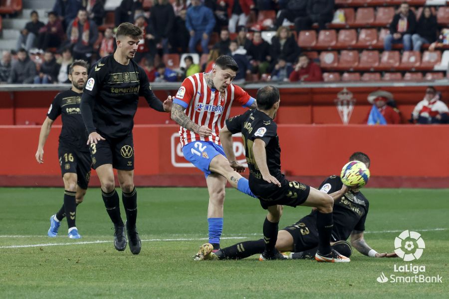 Crónica del Real Sporting 1-0 CD Tenerife: "Derrota blanquiazul en El Molinón"