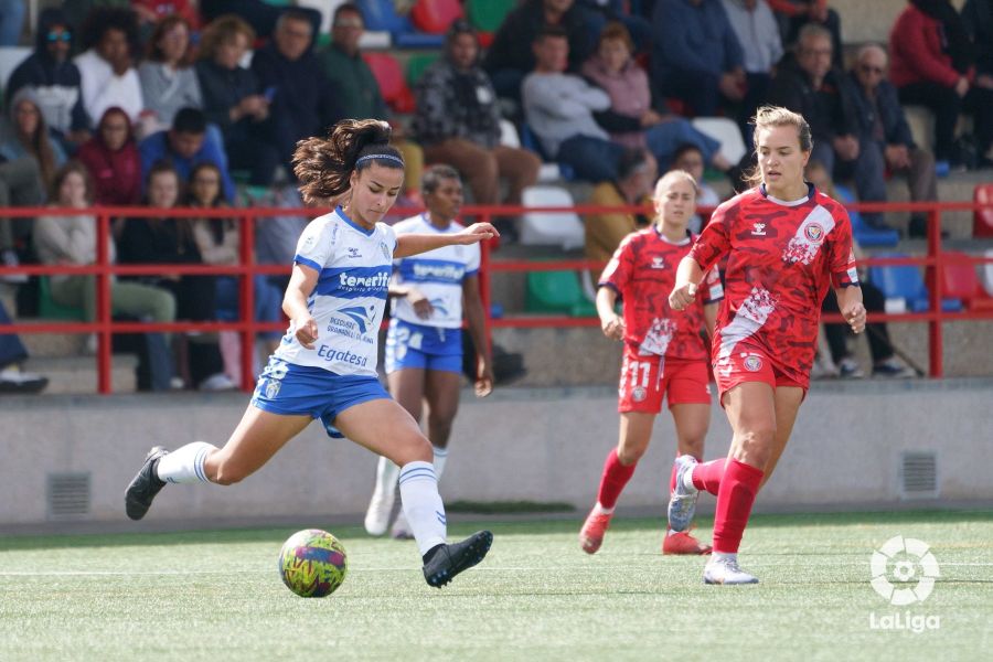 Paola Hernández cumple 100 partidos con la UDG Tenerife