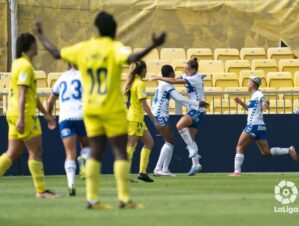 Crónica del Villarreal CF 1-2 UDG Tenerife: “Cuarto triunfo seguido del Granadilla, tras remontar en apenas dos minutos”