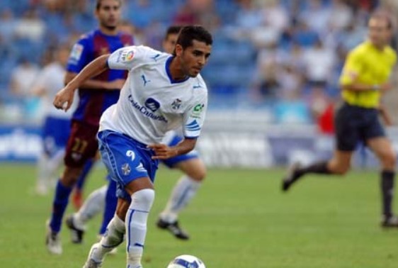 Ángel podría redebutar con el Tenerife ante su víctima favorita, el Huesca