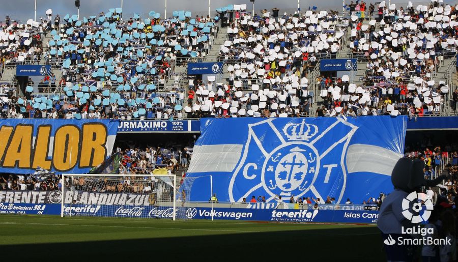 El CD Tenerife supera los abonados de la temporada pasada y aspira llegar a los 14.000