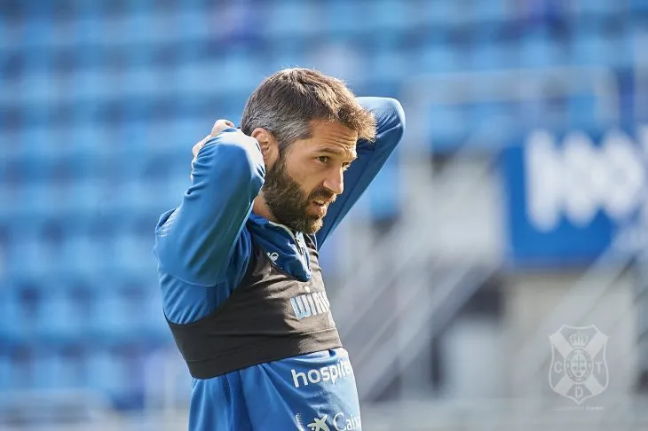 Se ha frenado el proceso de recuperación de Aitor Sanz y no estará en el Tenerife-Sporting