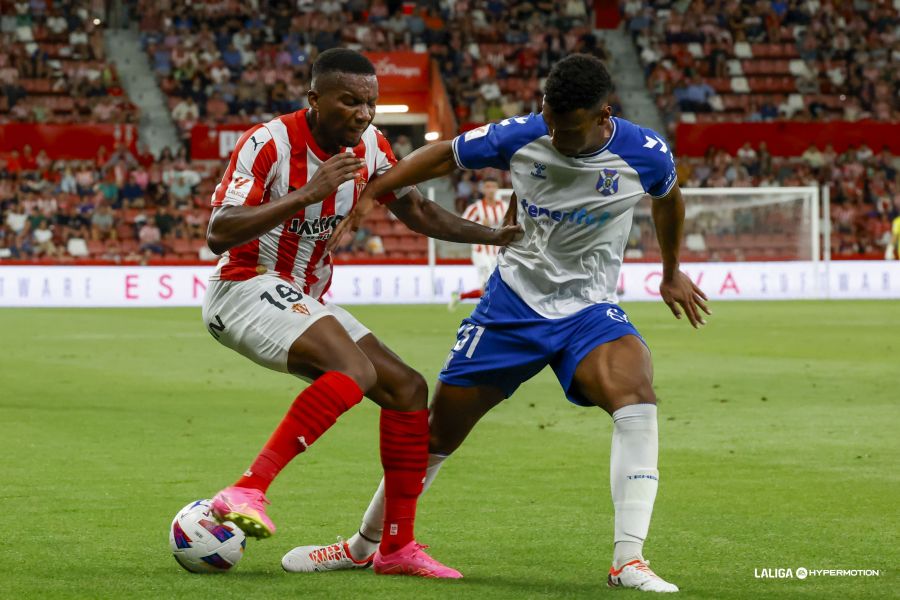 El joven central Loïc Williams tuvo un notable debut como titular en el Sporting-Tenerife