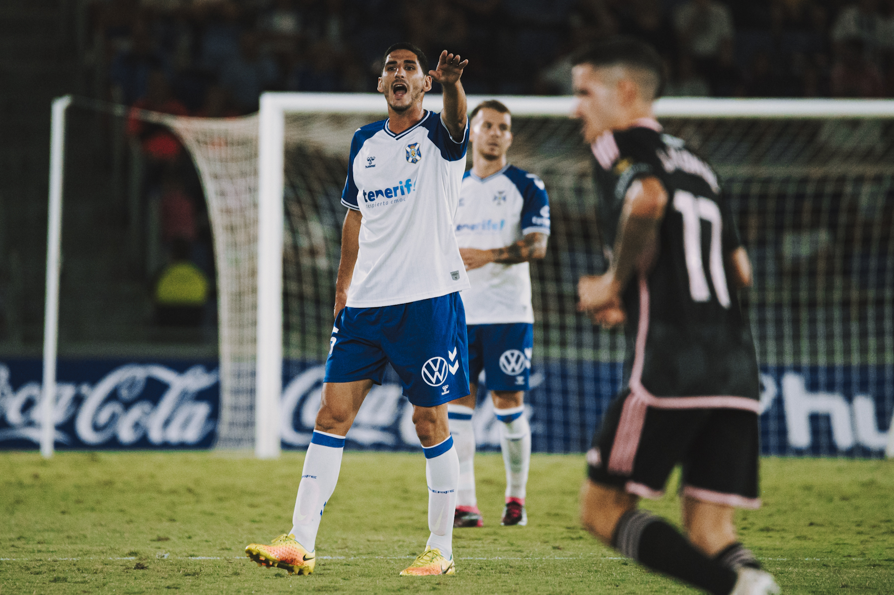 Bodiger disputó 45 minutos en su debut con el CD Tenerife
