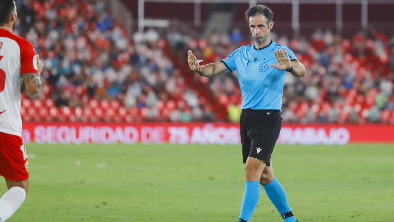 Los árbitros del polémico Valladolid-Tenerife estarán en el VAR en la jornada de este fin de semana